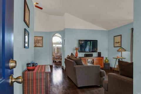 10932 Rio Ruso Dr, Windsor, CA 95492 photo 6