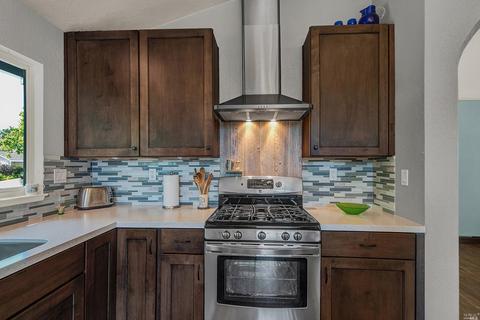 10932 Rio Ruso Dr, Windsor, CA 95492 photo 17