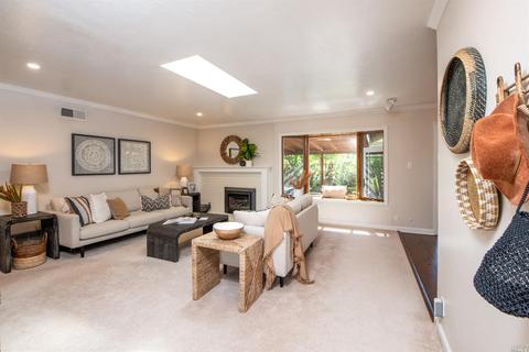 1522 Buchanan St, Novato, CA 94947 photo 4