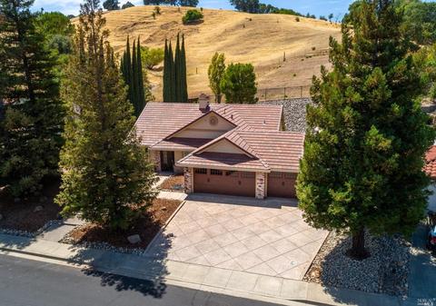 579 Rambleton Dr, Vacaville, CA 95688 photo 2