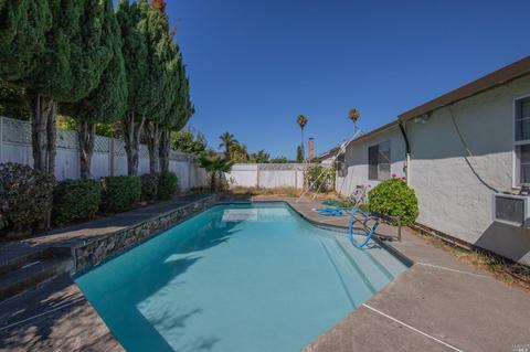 467 Meadows Dr, Vallejo, CA 94589 photo 5