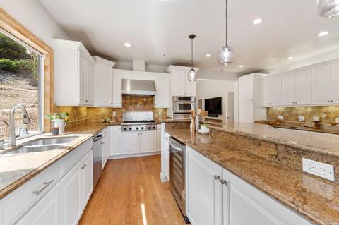 115 Thunderbird Ct, Novato, CA 94949 photo 18