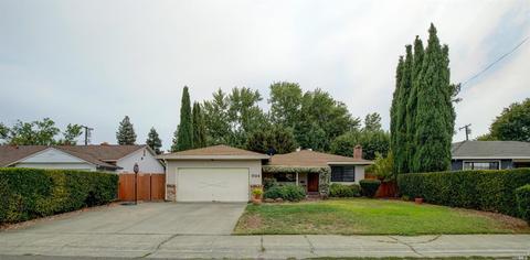 701 W D St S, Dixon, CA 95620 photo 2