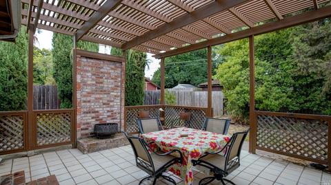 701 W D St S, Dixon, CA 95620 photo 4