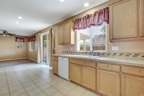 2060 Hamstead Ct, Vacaville, CA 95687 photo 13