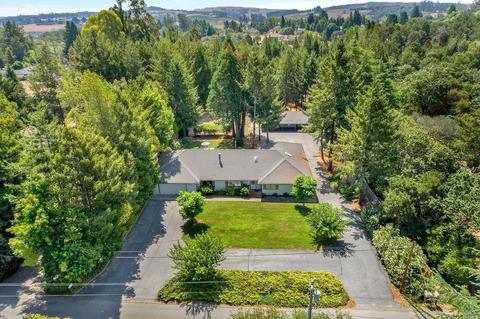 1633 Schaeffer Rd, Sebastopol, CA 95472 photo 2