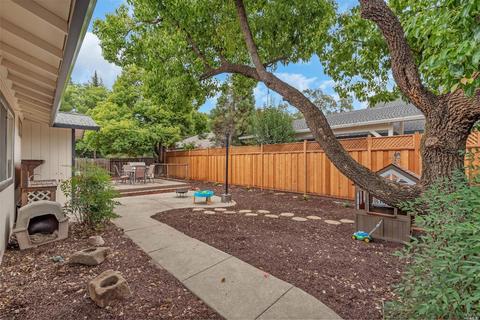 7966 Shira St, Windsor, CA 95492 photo 4