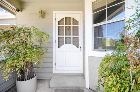 984 Wright St, Santa Rosa, CA 95404 photo 4