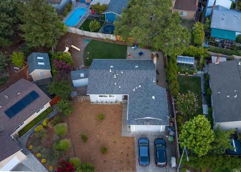 1504 Eric Ct, Petaluma, CA 94954 photo 2