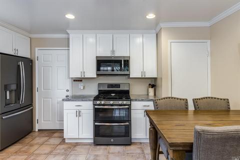 1504 Eric Ct, Petaluma, CA 94954 photo 8