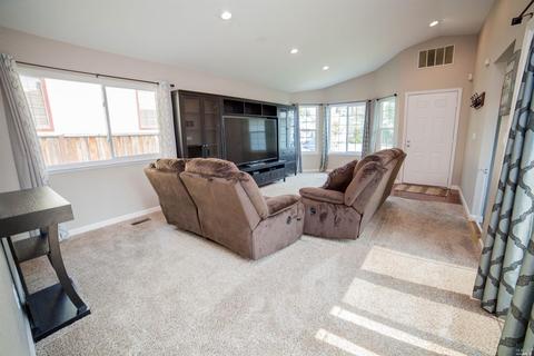 117 Captains Ct, Vallejo, CA 94591 photo 6
