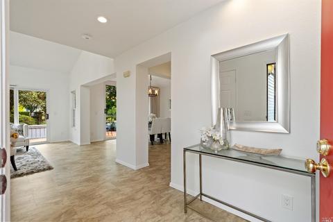 60 Mariners Cir, San Rafael, CA 94903 photo 8