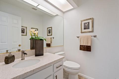 60 Mariners Cir, San Rafael, CA 94903 photo 12
