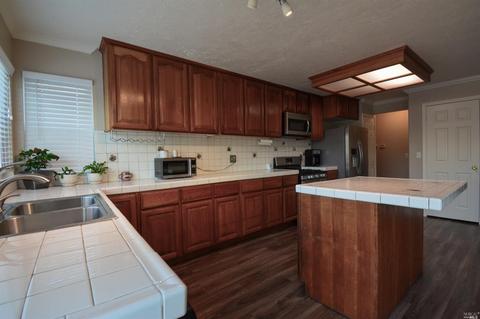 1390 Macdonald Ct, Dixon, CA 95620 photo 12