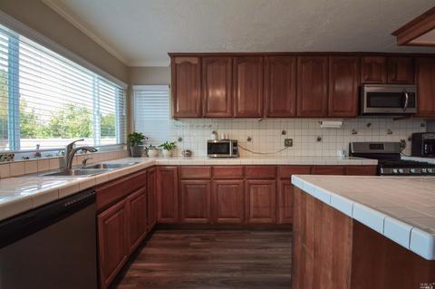 1390 Macdonald Ct, Dixon, CA 95620 photo 11