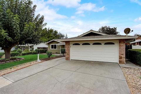 511 Trinity Dr, Vacaville, CA 95687 photo 1