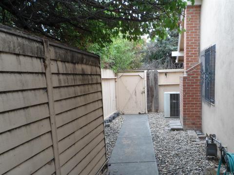 1813 Sycamore Dr, Fairfield, CA 94533 photo 4