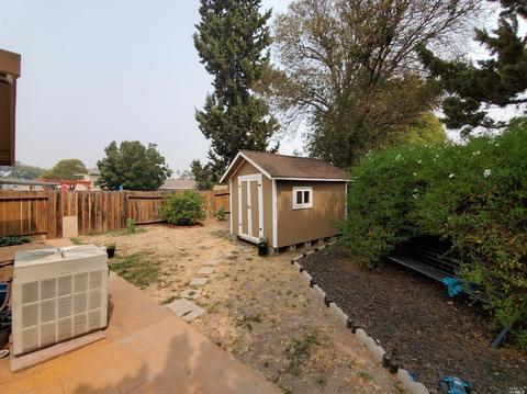 2052 Falcon Ct, Fairfield, CA 94533 photo 14