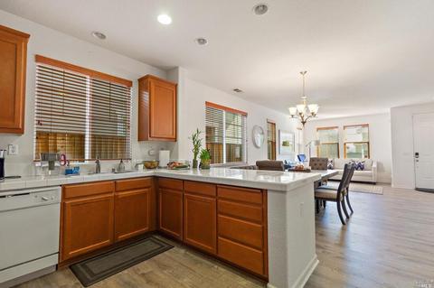 1351 Eucalyptus Dr, Vallejo, CA 94591 photo 6