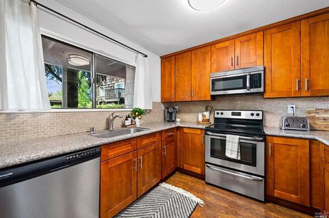 7964 Sunflower Dr, Cotati, CA 94931 photo 3
