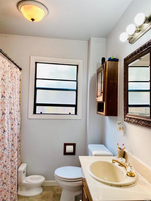 555 Russell St, Vallejo, CA 94591 photo 2