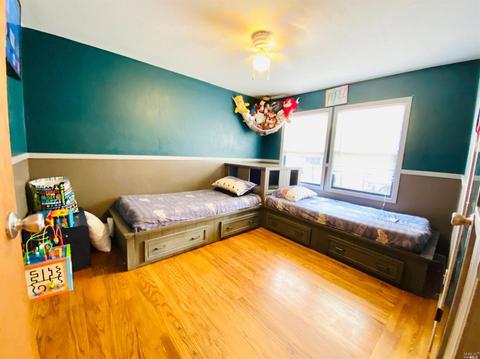 555 Russell St, Vallejo, CA 94591 photo 4