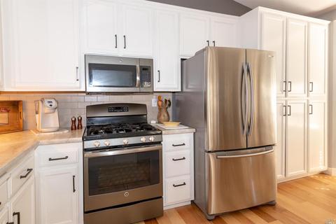 1036 Hampshire Ln, Windsor, CA 95492 photo 10