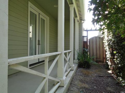 1061 Madrone Ave, Vallejo, CA 94592 photo 3