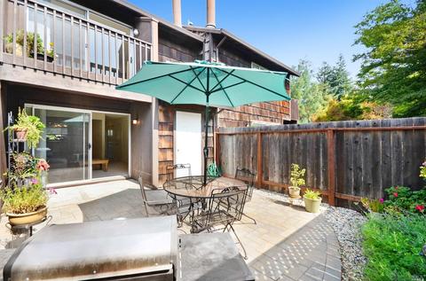 8076 Sunflower Dr, Cotati, CA 94931 photo 1