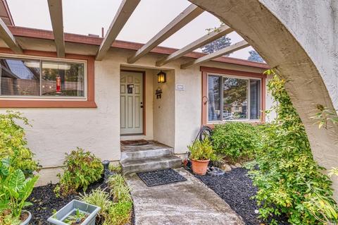 643 Costa Dr, Napa, CA 94558 photo 2