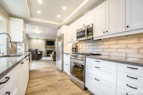9224 Piccadilly Cir, Windsor, CA 95492 photo 4
