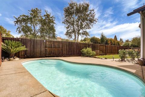 9224 Piccadilly Cir, Windsor, CA 95492 photo 3