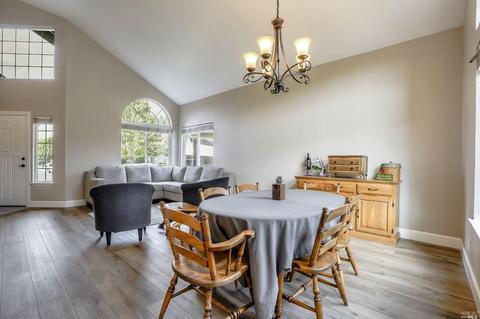 9224 Piccadilly Cir, Windsor, CA 95492 photo 21