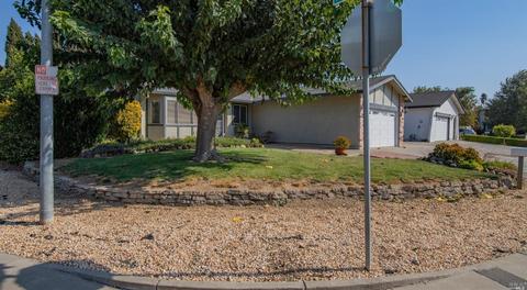 1390 Hemingway Ct, Dixon, CA 95620 photo 2