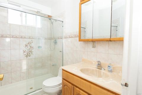107 Saint Marys Pl, Vallejo, CA 94589 photo 10