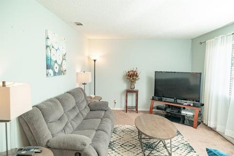 107 Saint Marys Pl, Vallejo, CA 94589 photo 2