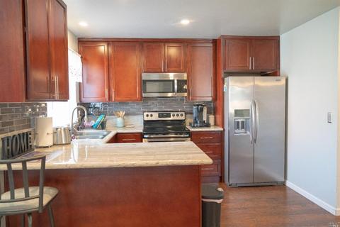 107 Saint Marys Pl, Vallejo, CA 94589 photo 5