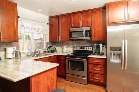 107 Saint Marys Pl, Vallejo, CA 94589 photo 6