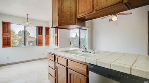 486 Nut Tree Rd, Vacaville, CA 95687 photo 11