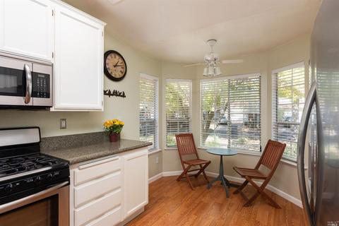236 La Quinta Dr, Windsor, CA 95492 photo 5