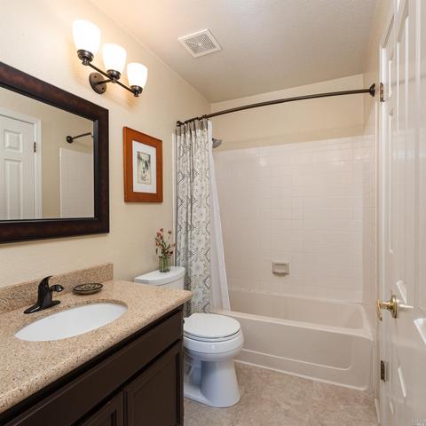 236 La Quinta Dr, Windsor, CA 95492 photo 16
