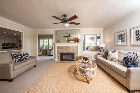 70 Corte Roble Ct, Novato, CA 94949 photo 3