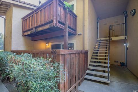 596 Arcadia Dr, Vacaville, CA 95687 photo 1