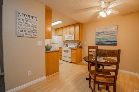 596 Arcadia Dr, Vacaville, CA 95687 photo 9