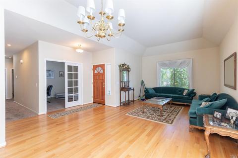 1077 Elsbree Ln, Windsor, CA 95492 photo 4