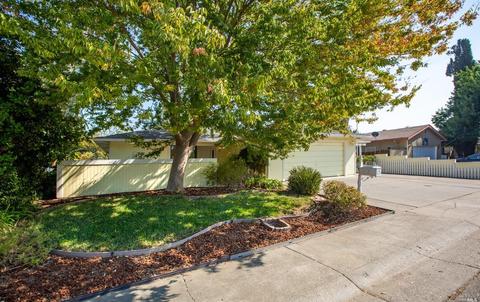 625 Spruce St, Dixon, CA 95620 photo 2