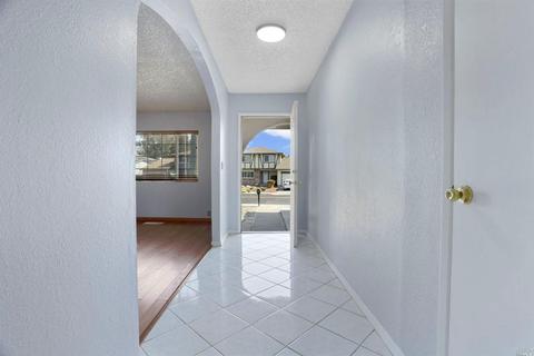 2863 Gulf Dr, Fairfield, CA 94533 photo 4