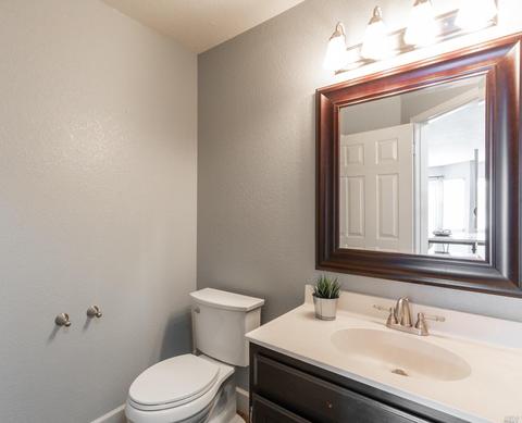 9268 Piccadilly Cir, Windsor, CA 95492 photo 18