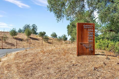 1240 Emerald Ranch Rd, Healdsburg, CA 95448 photo 2