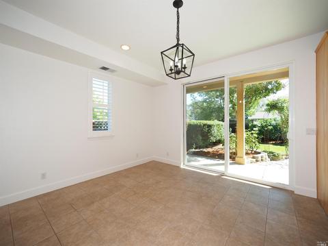 321 Moonlight Cir, Cloverdale, CA 95425 photo 11